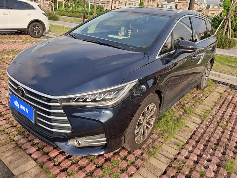 BYD MAX 2019