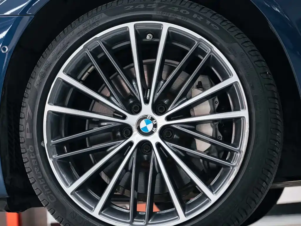BMW 5 Series 2021
