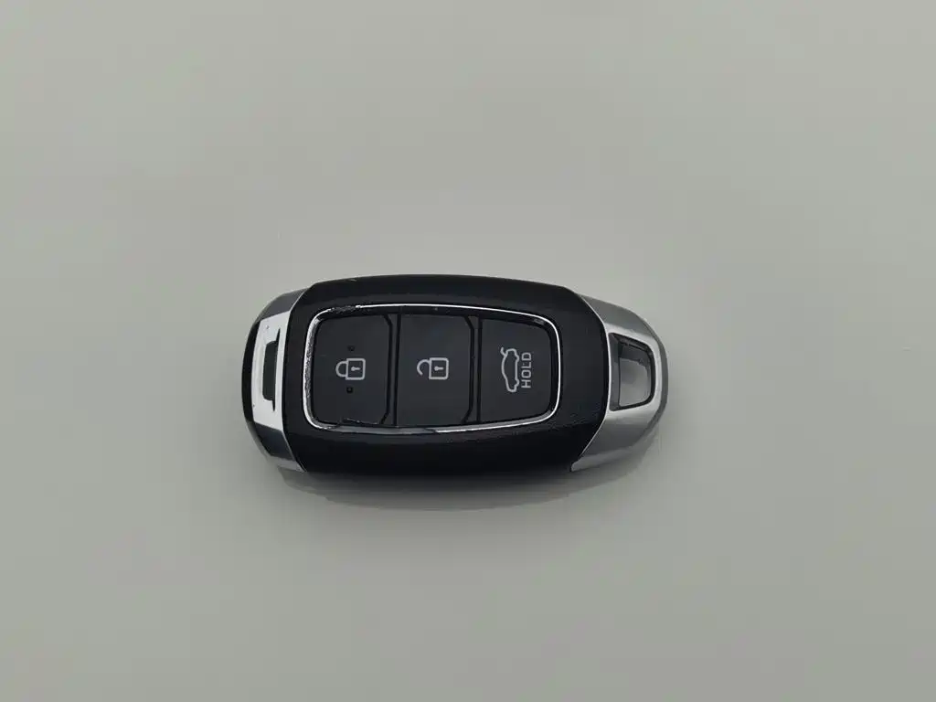 Hyundai Elantra 2022 — фото 19