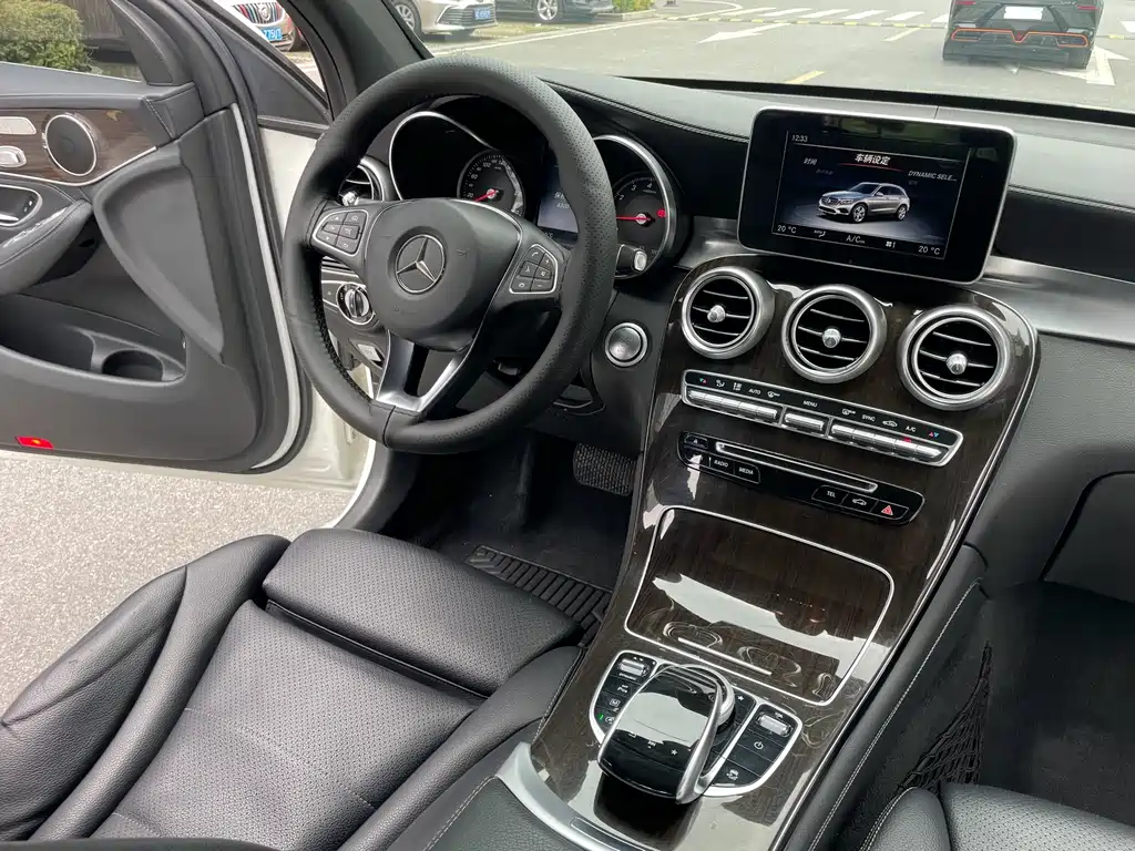 Mercedes-Benz GLC 2017 — фото 22