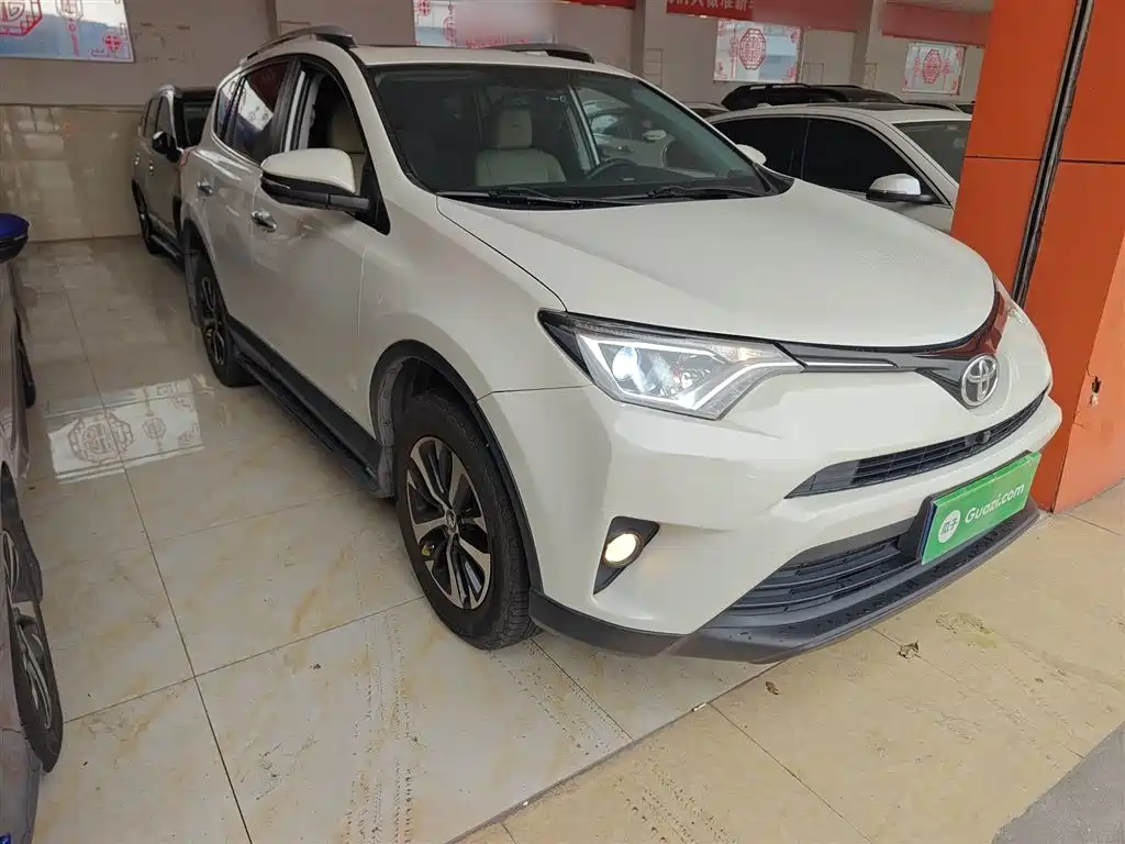 Toyota RAV4 2018 — фото 22
