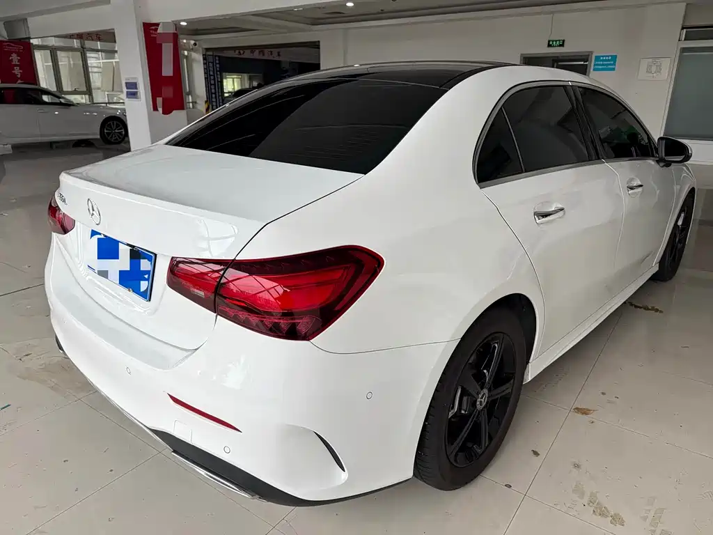 Mercedes-Benz A-Class 2024 — фото 15