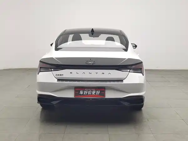 Hyundai Elantra 2022