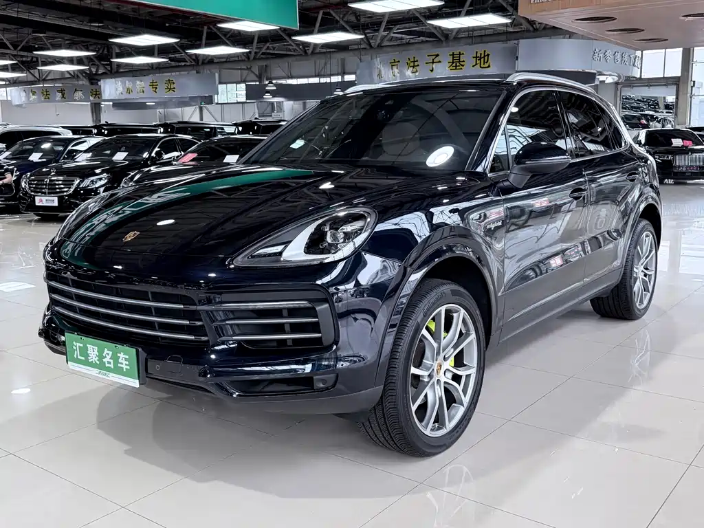 Porsche Cayenne Hybrid 2022