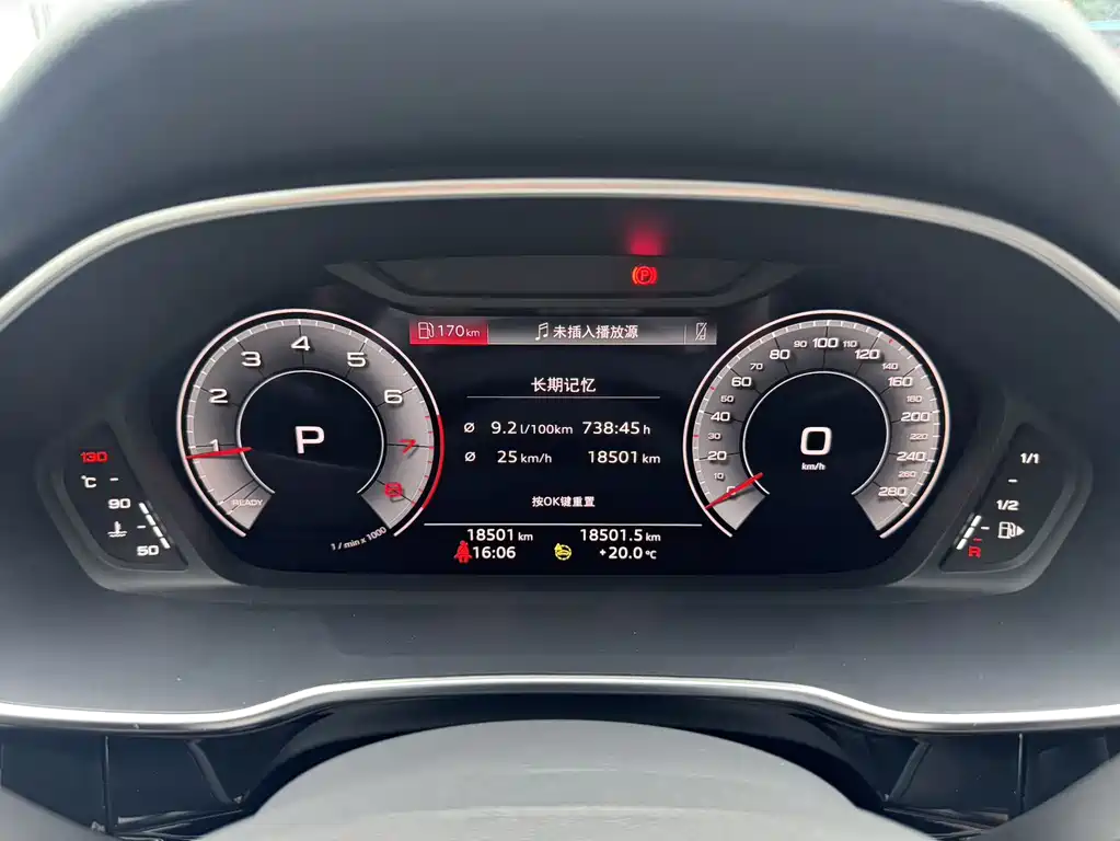 Audi Q3 2023 — фото 12