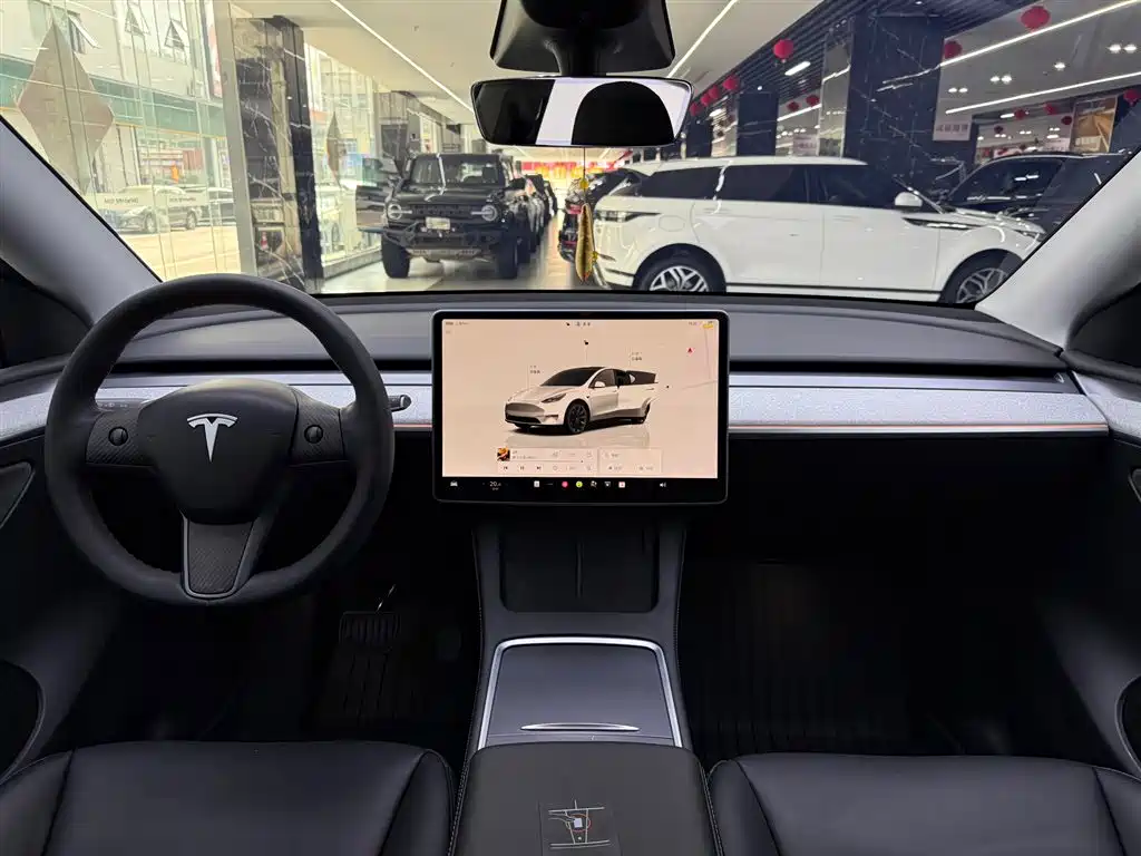 Tesla Model Y 2022 — фото 13