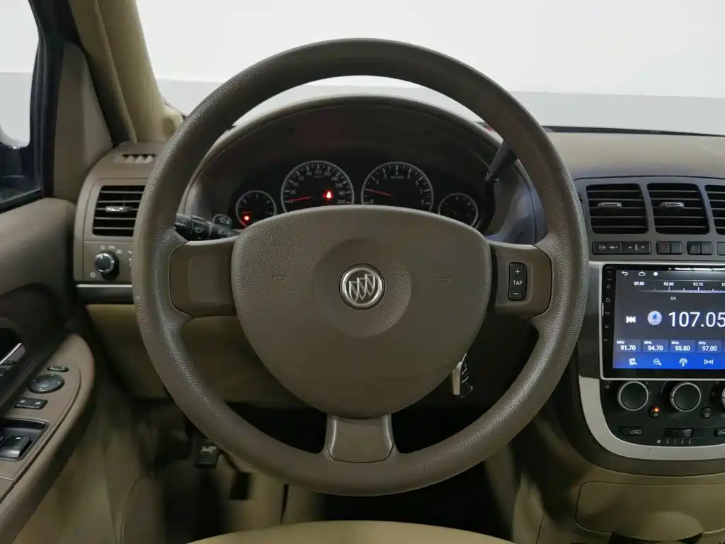 Buick GL8 2015 — фото 11