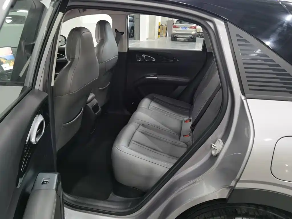 Geely Galaxy Starwish 2025 — фото 15