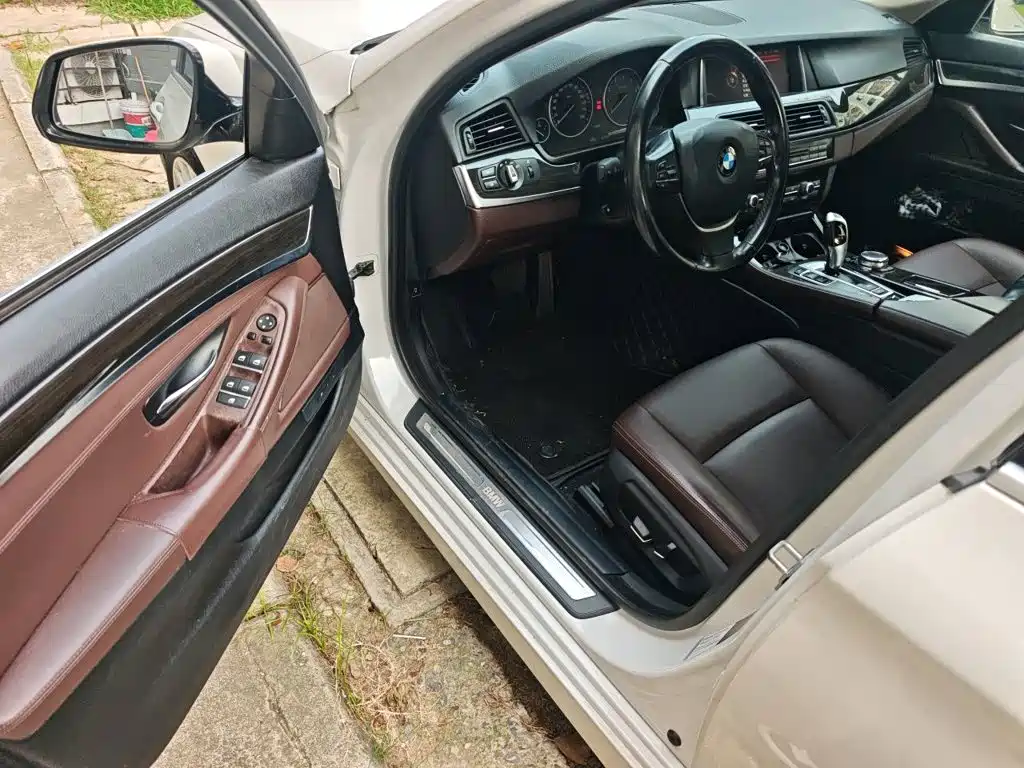 BMW 5 Series 2016 — фото 14