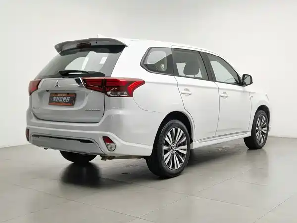 Mitsubishi Outlander 2022
