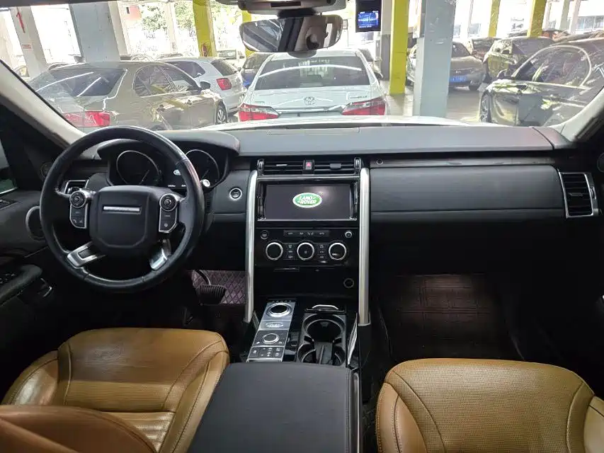 Land Rover Discovery 2018 — фото 5