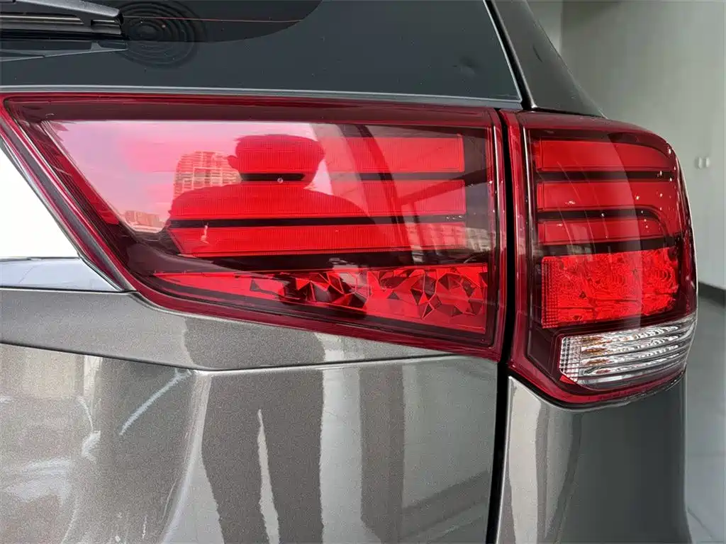 Mitsubishi Outlander 2017 — фото 15