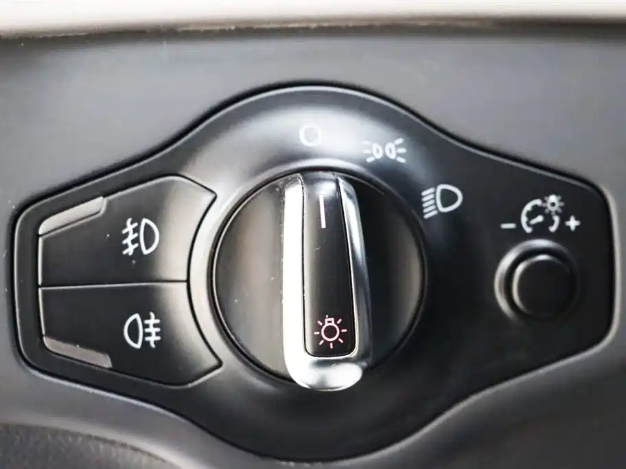 Audi A4L 2014 — фото 11