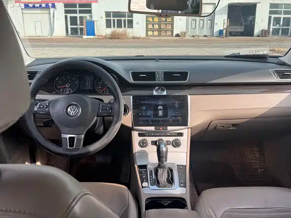Volkswagen Magotan 2013
