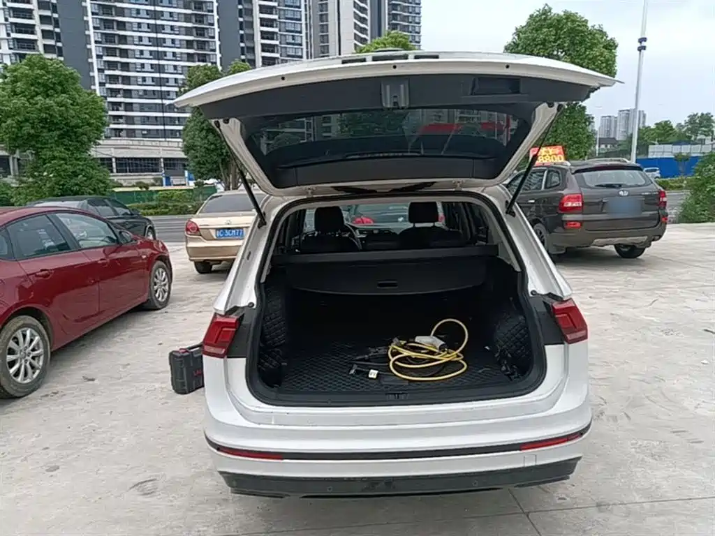 Volkswagen Tiguan L PHEV 2021 — фото 19