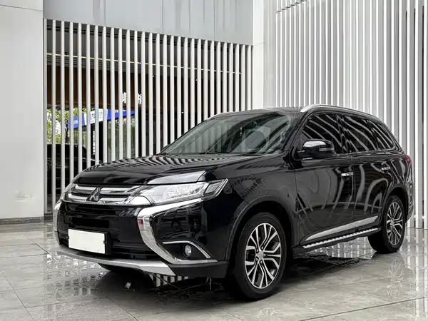 Mitsubishi Outlander 2016
