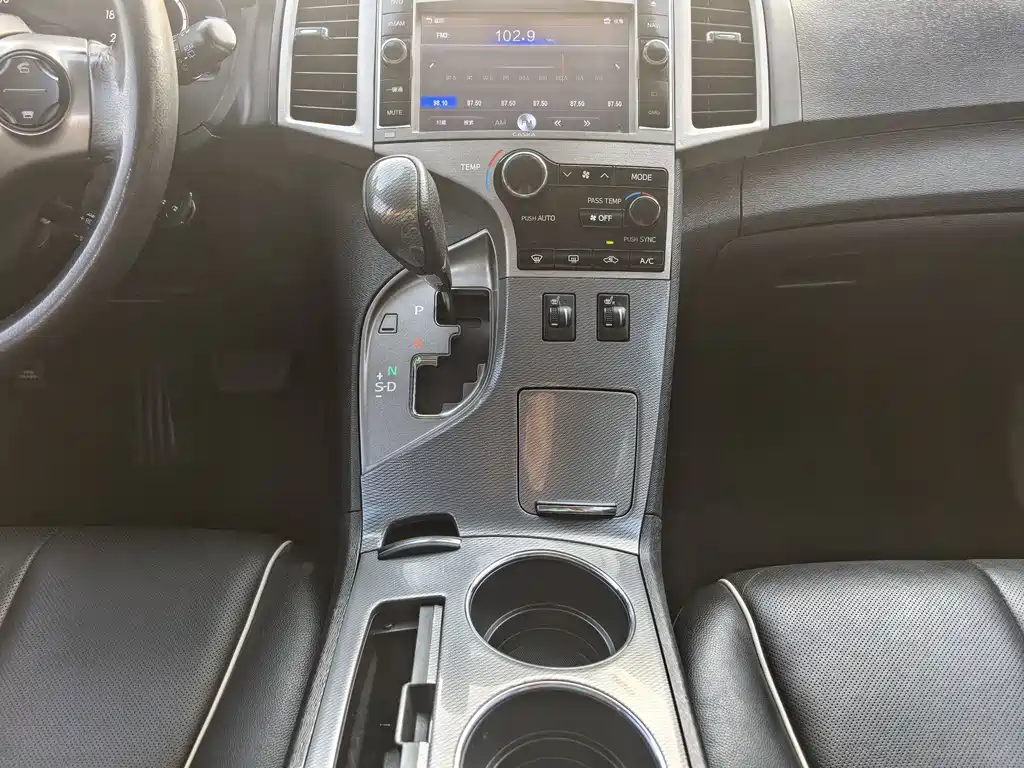 Toyota Venza 2014 — фото 12