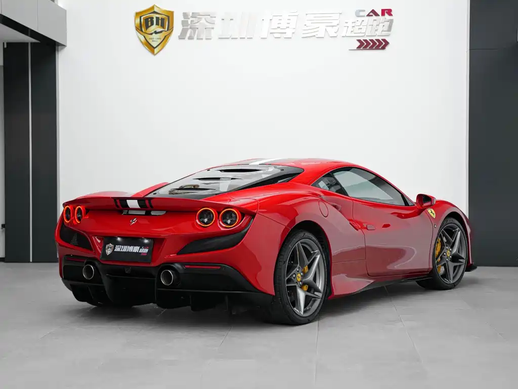 Ferrari F8 2021 — фото 9
