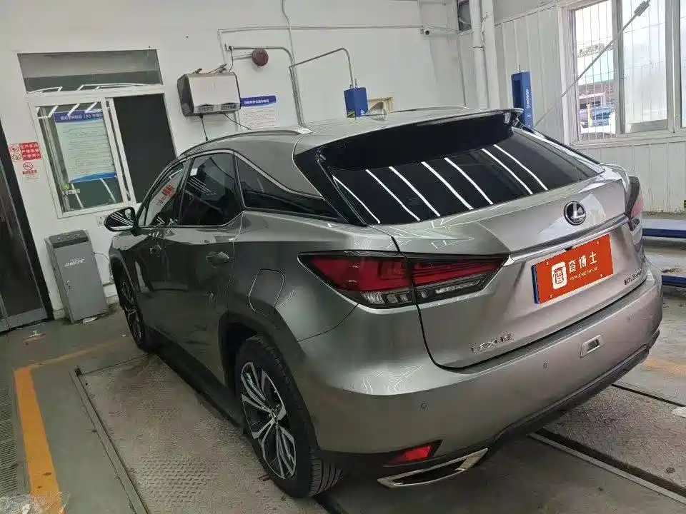 Lexus RX 2023