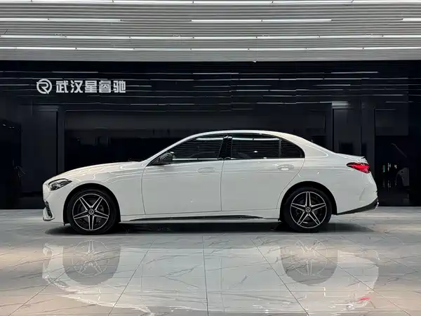 Mercedes-Benz C-Class 2025