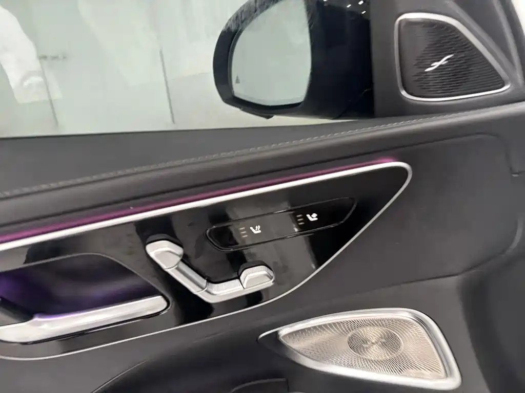 Mercedes-Benz C-Class 2025 — фото 12