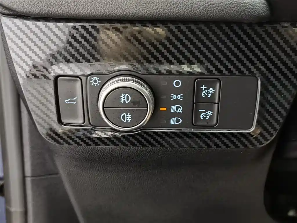 Ford Escape 2020 — фото 21