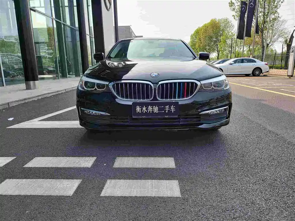 BMW 5 Series 2018 — фото 2