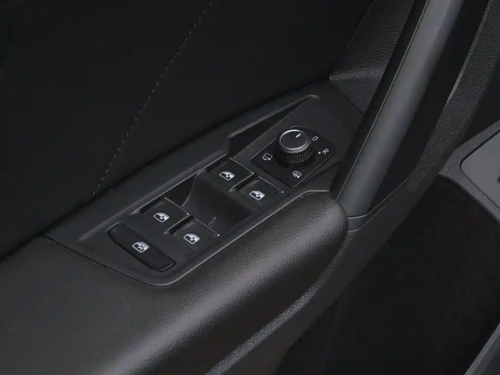 Volkswagen Tiguan 2019 — фото 21