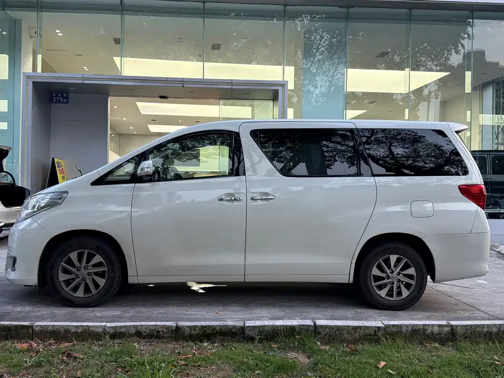 Toyota Alphard 2015 — фото 11