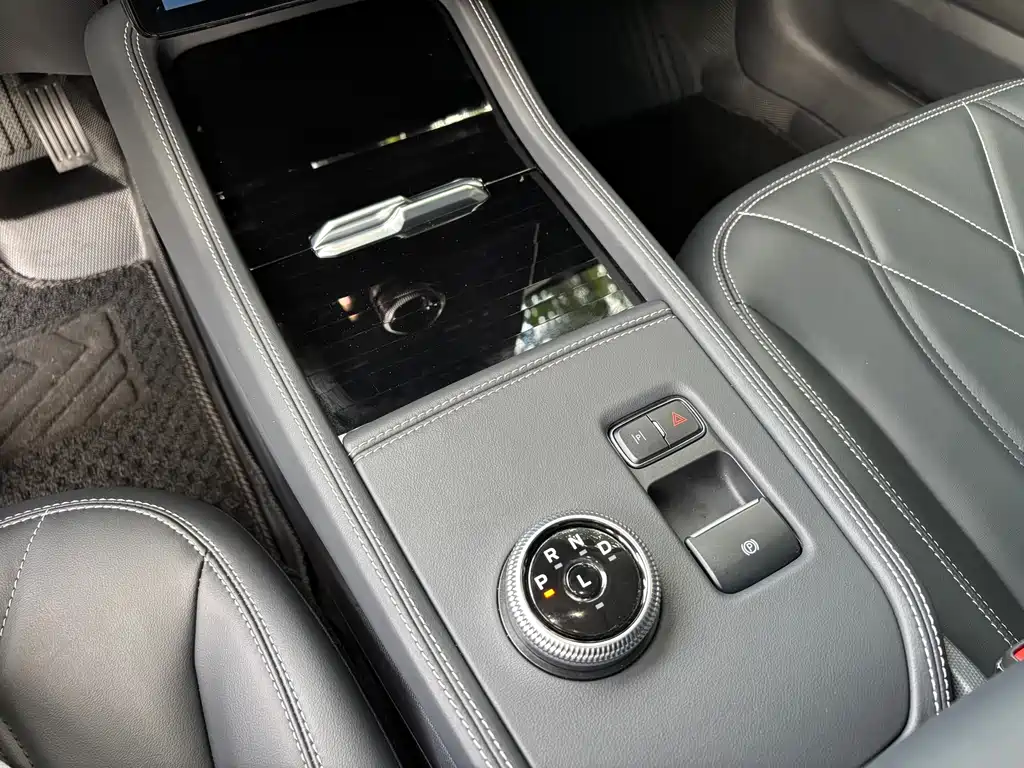 Ford Mustang Mach-E 2022 — фото 15