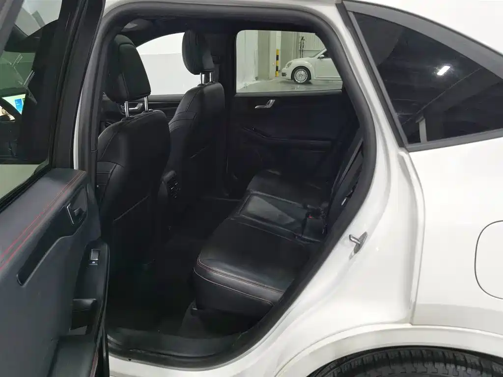 Ford Escape 2020 — фото 15