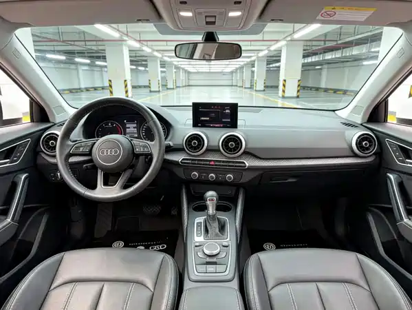 Audi Q2L 2023