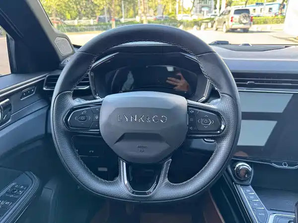 Lynk & Co 01 2021