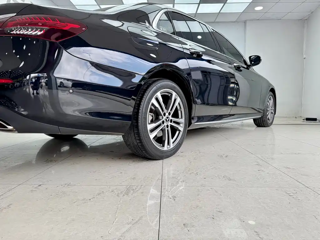 Mercedes-Benz E-Class 2022 — фото 20