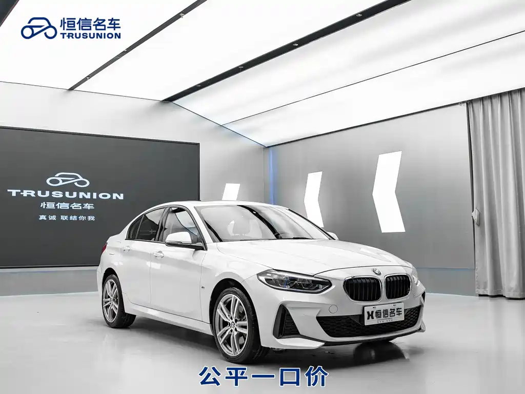 BMW 1 Series 2019 — фото 1