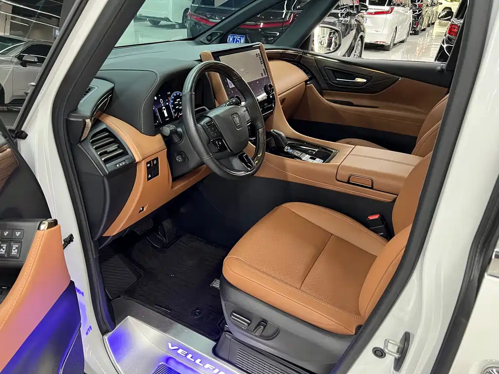 Toyota Vellfire 2024 — фото 23