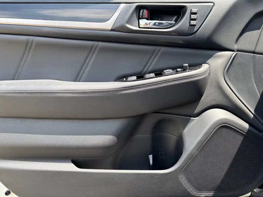 Subaru Outback 2015 — фото 18