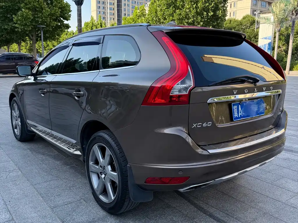 Volvo XC60 2015 — фото 3