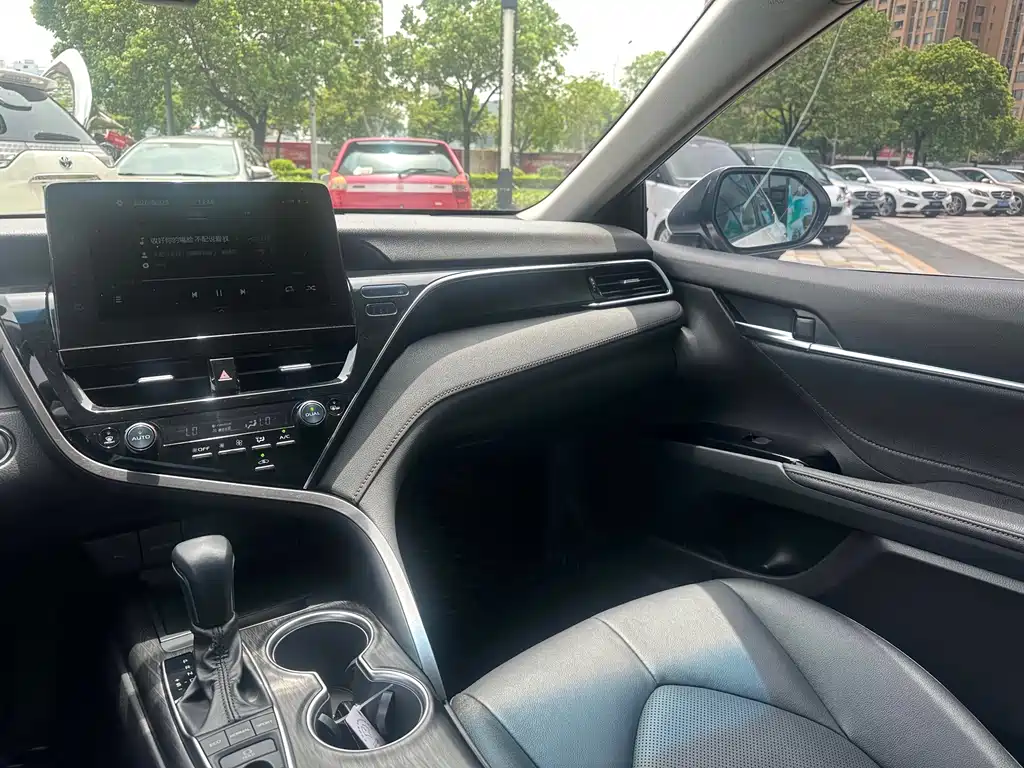 Toyota Camry 2021 — фото 21