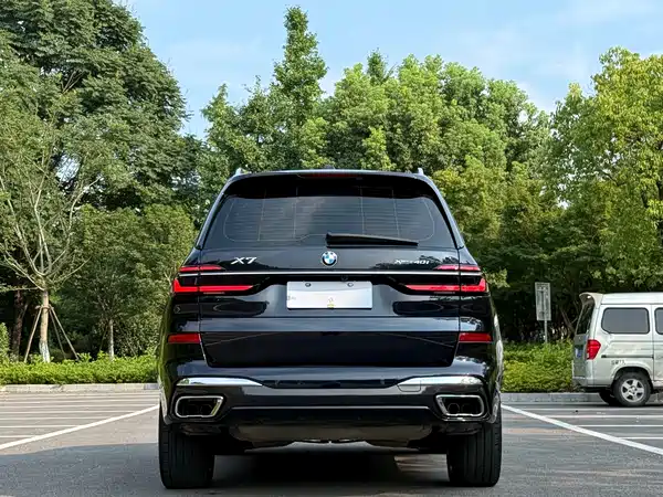BMW X7 2023