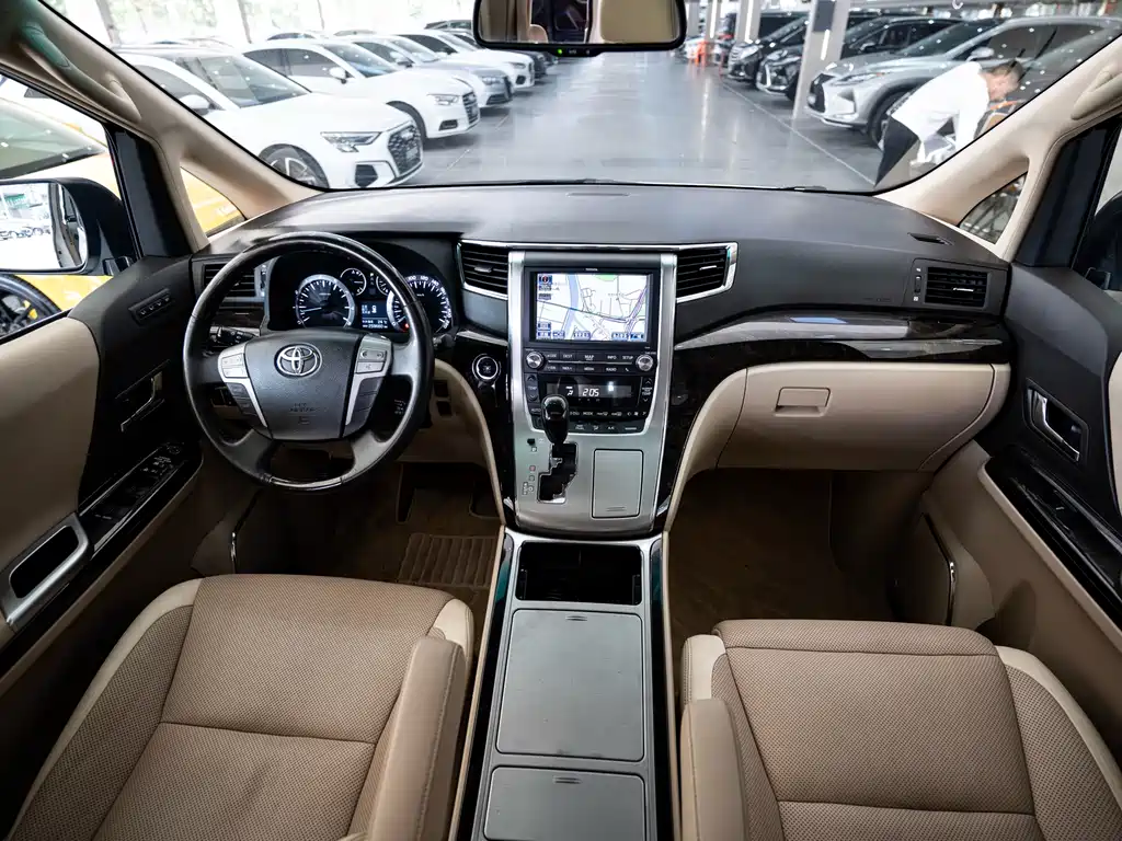 Toyota Alphard 2014 — фото 12