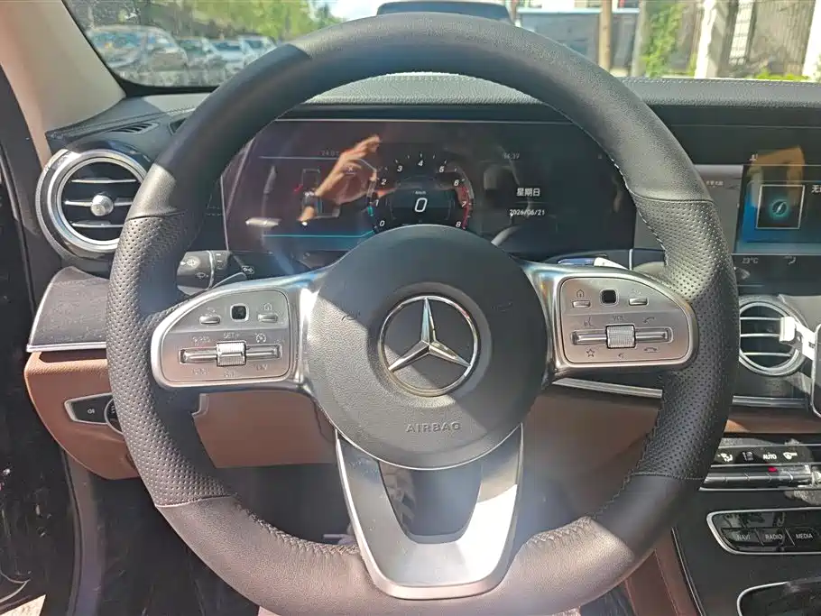 Mercedes-Benz E-Class 2019 — фото 14