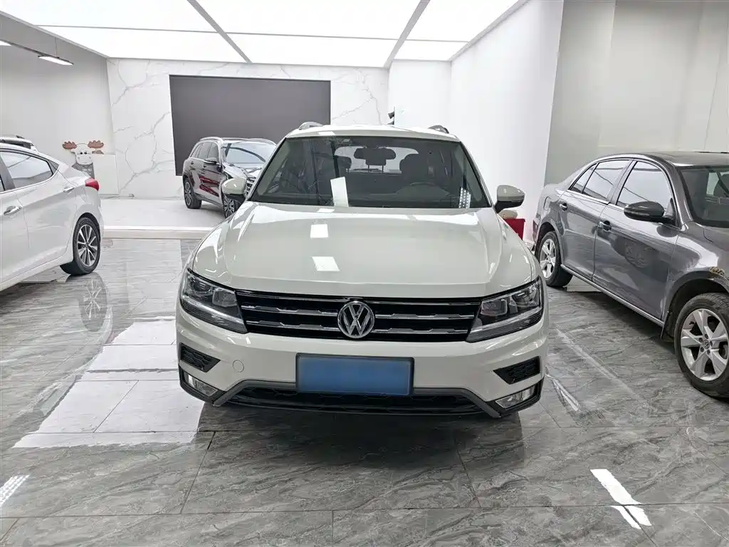 Volkswagen Tiguan L 2018 — фото 2