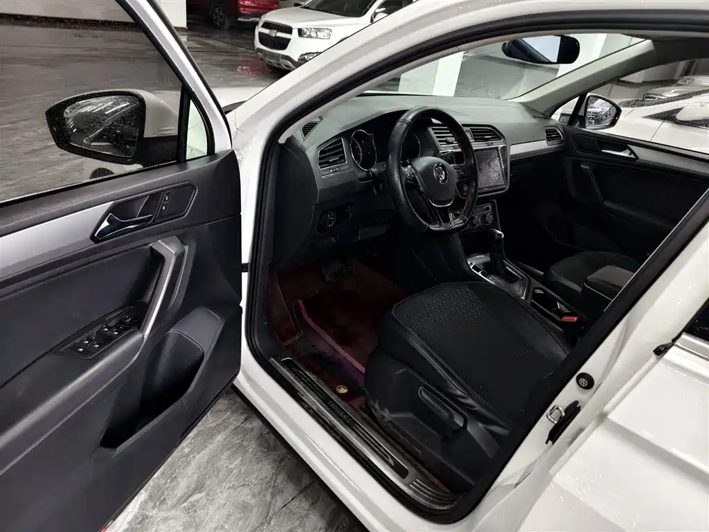 Volkswagen Tiguan L 2018 — фото 8