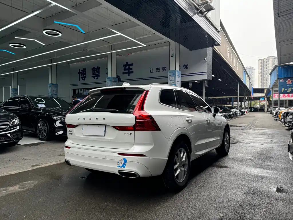 Volvo XC60 2019 — фото 15