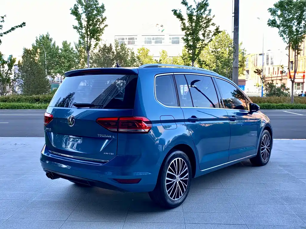Volkswagen Touran 2017 — фото 9
