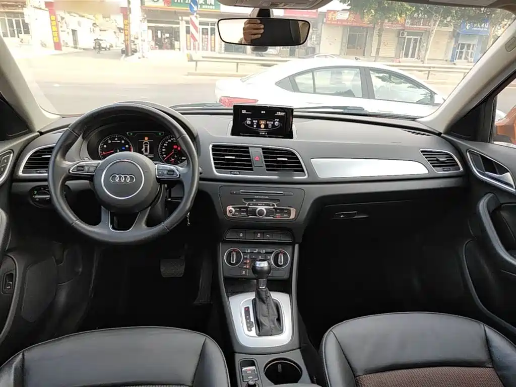 Audi Q3 2017 — фото 10