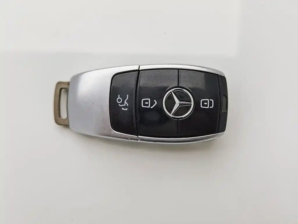 Mercedes-Benz E-Class 2016 — фото 19