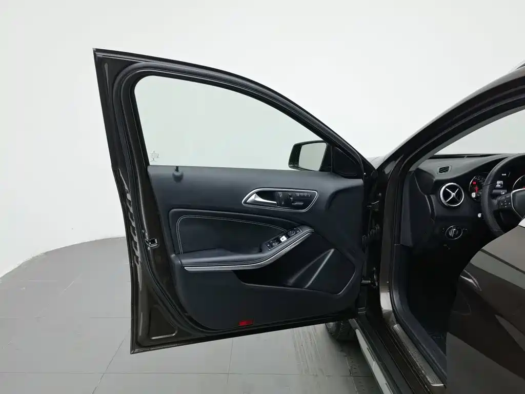 Mercedes-Benz GLA 2016 — фото 8