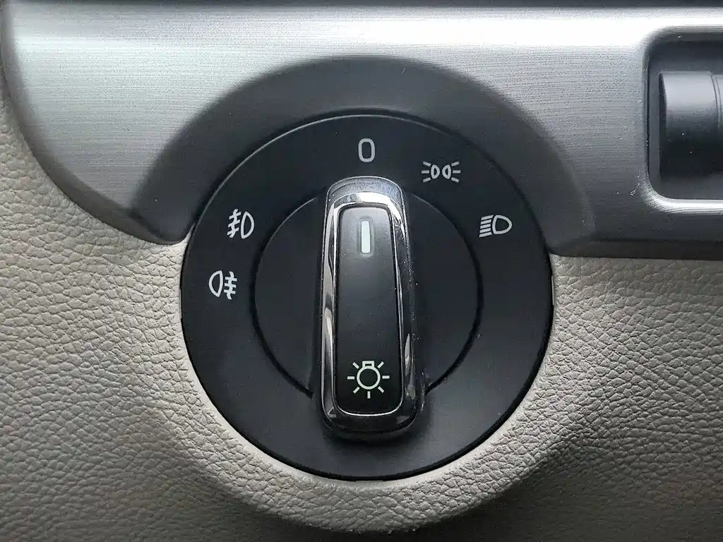Skoda Yeti 2015 — фото 21